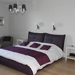 Bed & Breakfast Chateau De La Folie 4*