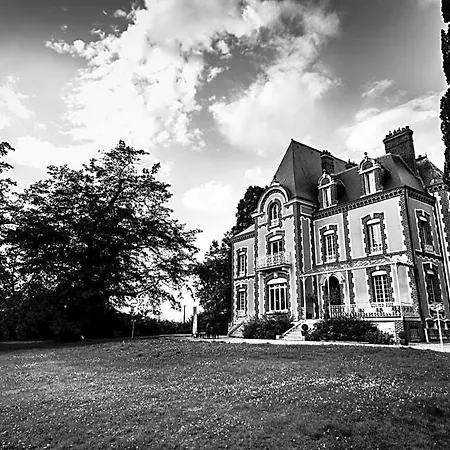 Chateau De La Folie B&B