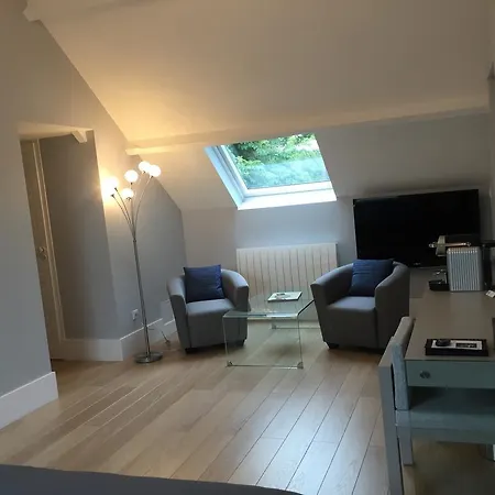 Couette-café Chateau De La Folie 4*