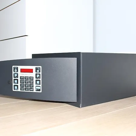 Chateau De La Folie Bed & Breakfast