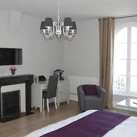 Chateau De La Folie 4*