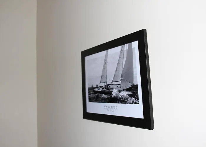 Chateau De La Folie Trie-Chateau