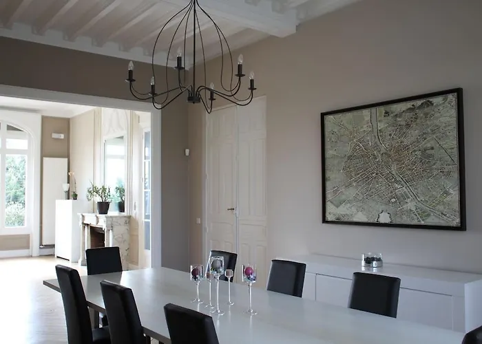 Chateau De La Folie Bed & Breakfast Trie-Chateau